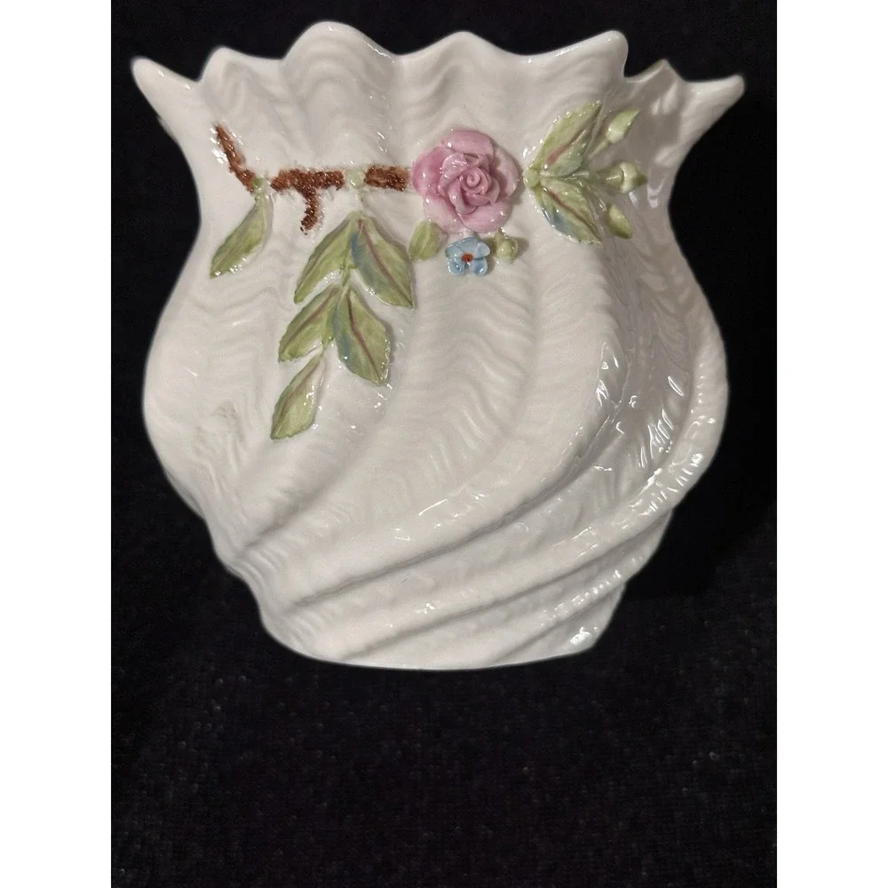 Belleek Carlingford Cache Twisted Planter Ruffled Edge Flower‎ Ireland Blk Stamp